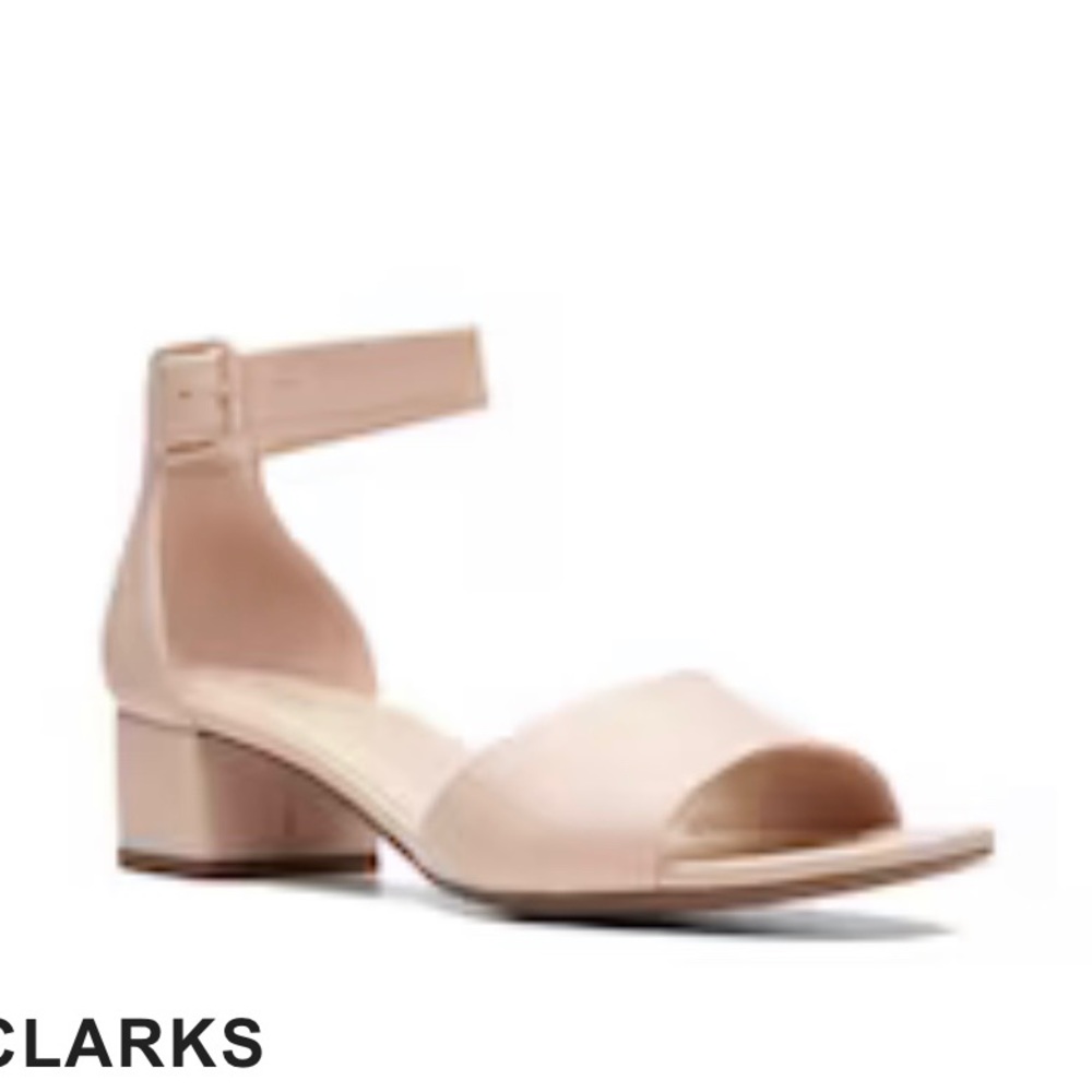 Clarks Leather Sandals Women Size 8 Beige Rose NWT